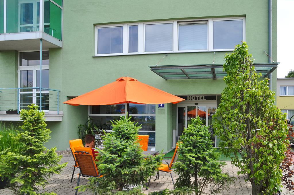 Hotel Imos Prag Dış mekan fotoğraf