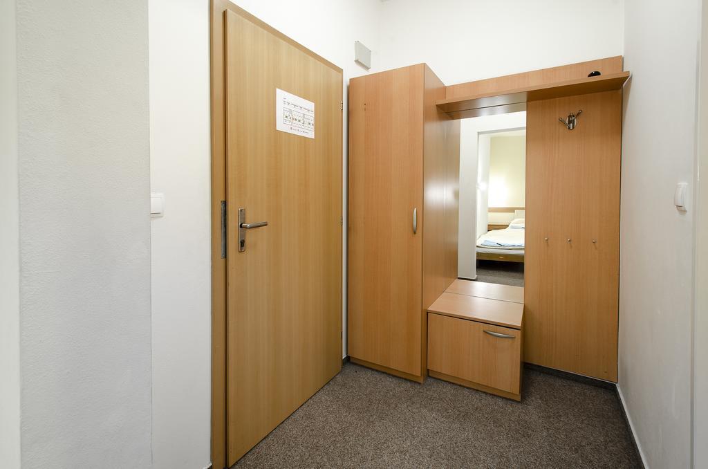 Hotel Imos Prag Dış mekan fotoğraf