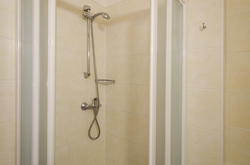 Hotel Imos Prag Dış mekan fotoğraf