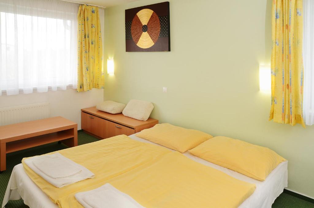 Hotel Imos Prag Oda fotoğraf
