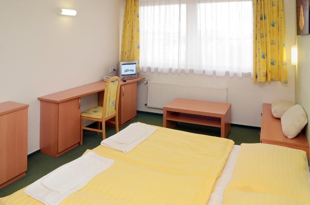 Hotel Imos Prag Oda fotoğraf